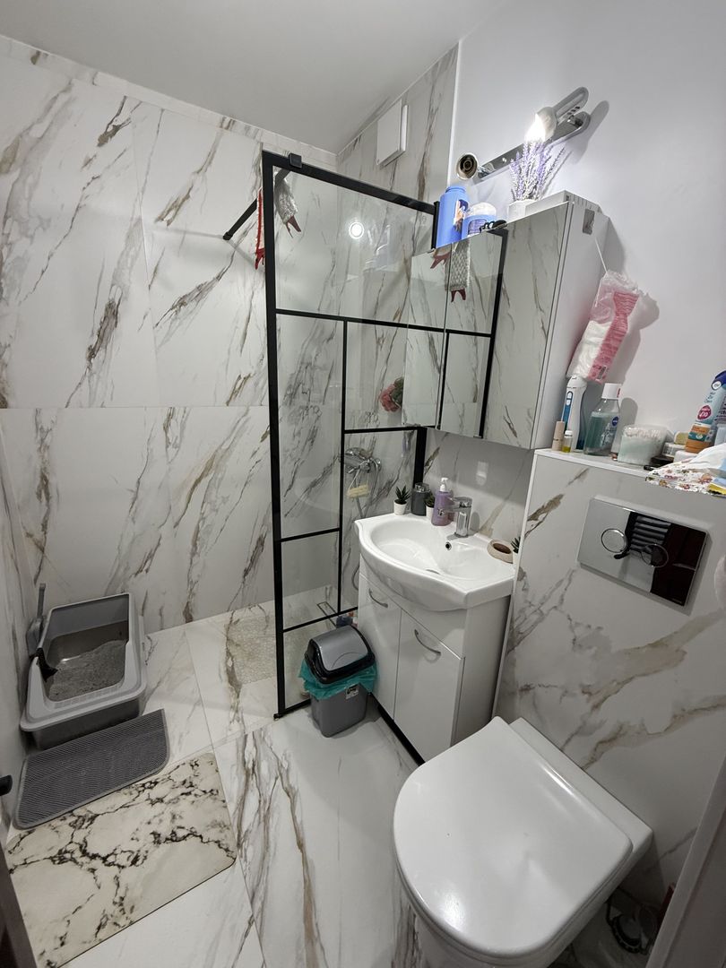 Apartament 3 cam modern complet renovat - mobilat Campina- central - Poză 9