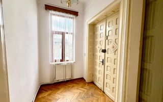 4 camere in Vila interbelica 106mp-Centrala proprie- Calea Calarasilor - Poză 6