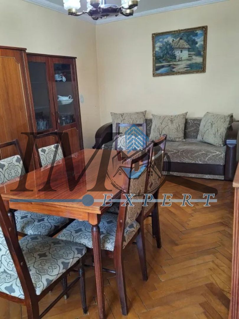 Apartament 3 camere suprafata 75 mp zona Cetate Piata et. 3 - Poză 1