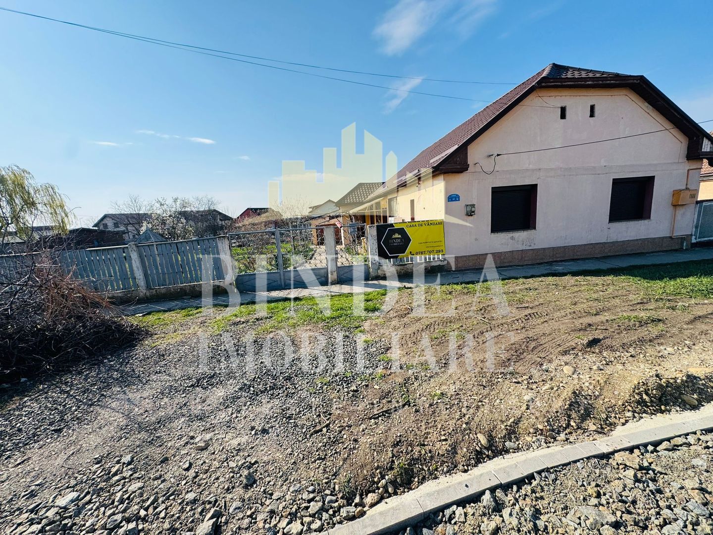 Casa individuala 4 camere cu teren in Giarmata- str Morii - Poză 1