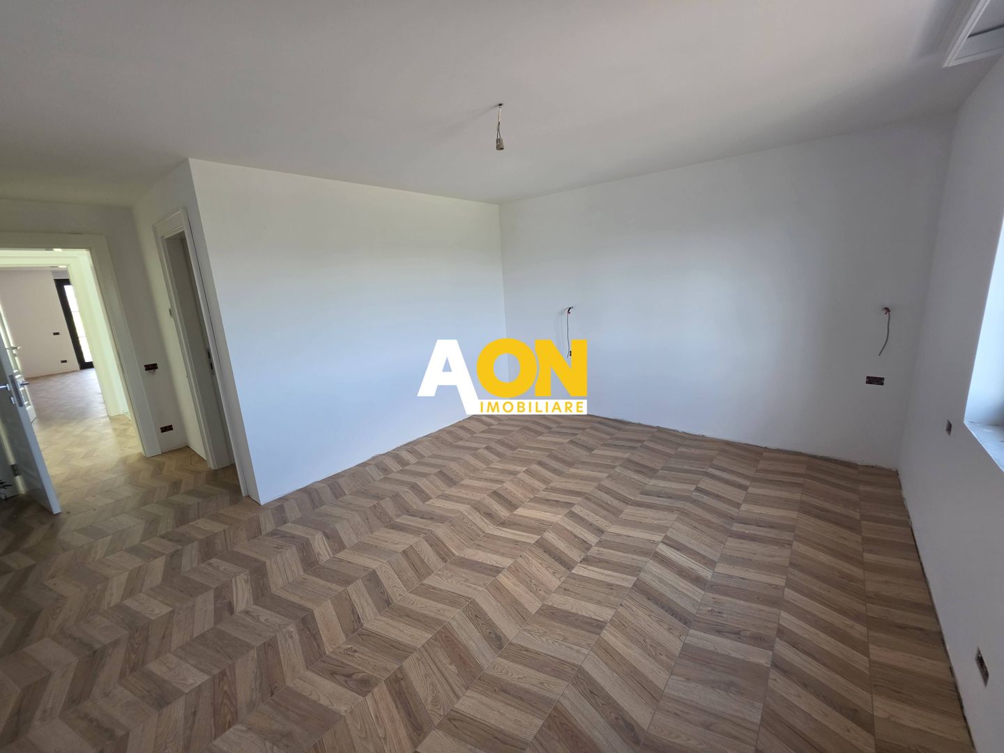 Casă nouă, impozantă,  6 camere, 1346 mp teren, Bărăbanț - Poză 24