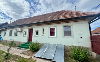 Casa individuala in Arpasu de Sus, teren mare, partial renovata - Poză 23