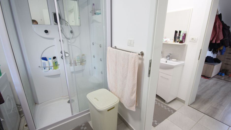 Casa individuala cu garaj - Poză 12