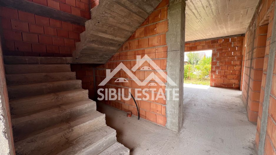 Casa noua curte mare Sibiu, Cristian - Poză 7