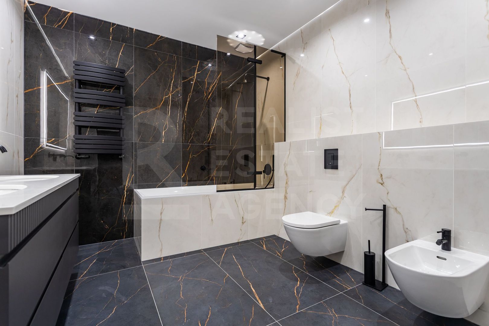 Chirie, apartament, 4 camere, str. Universității, Centru - Poză 25