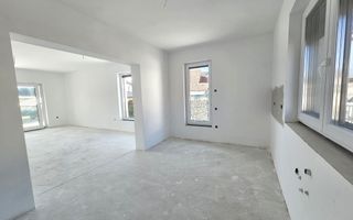 Casa Sibiu, intrare Selimbar, garaj, pivnita, curte mare - Poză 6