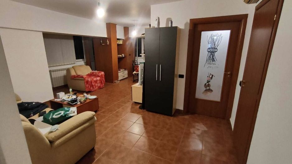 3 camere, zona Dacia, 93 mp, decomandat - Poză 2