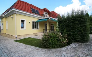 Casa individuala situata la 2 minute de Parcul Engels ! - Poză 44