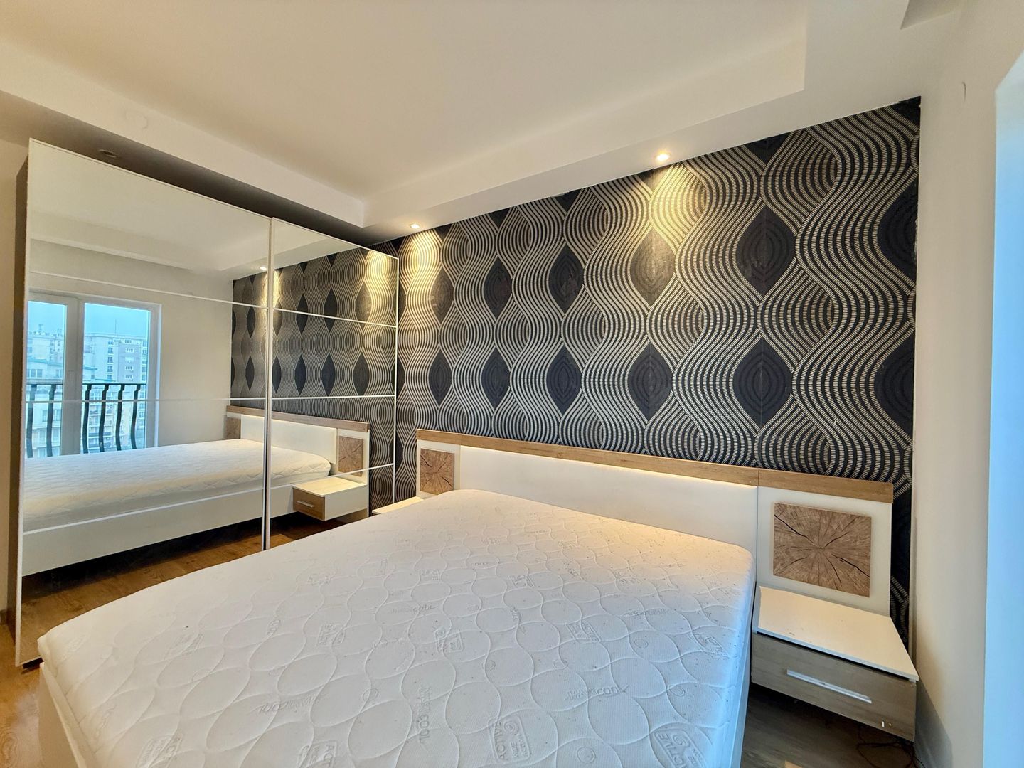 COSMOPOLIS - Apartament cu 2 camere, mobilat si utilat. - Poză 8