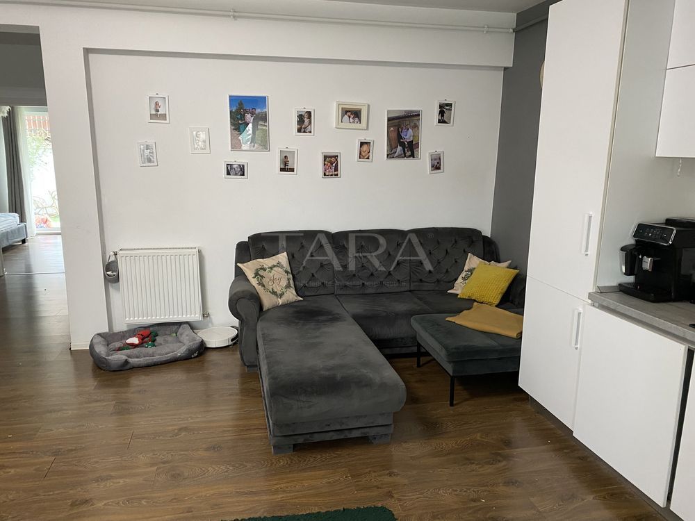 Apartament cu 3 camere, curte privată și parcare inclusă! - Poză 1