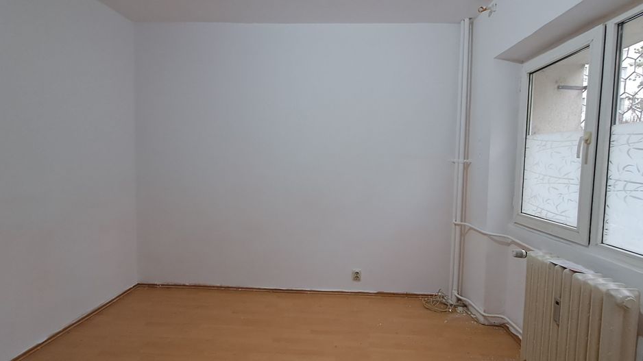 Apartament 3 camere Pantelimon, bloc reabilitat, statii stb si metrou - Poză 9