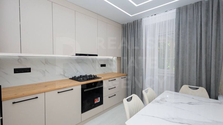 Vânzare, apartament 3 camere + living, bd. Moscova, Rîșcani - Poză 1