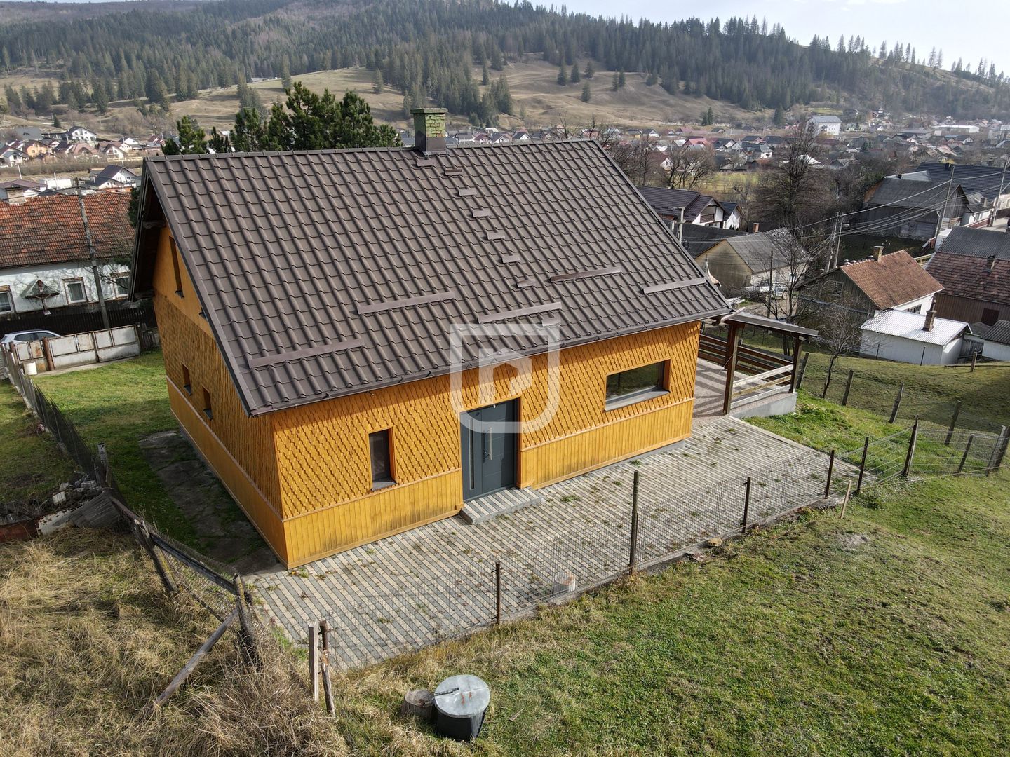 Casa din barne cu 3 dormitoare si pardoseala Gura Humorului - Poză 23