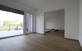 Casa zona Lunei, 5 camere + 3 bai, centrala proprie, rezidential sau birouri ! - Poză 13