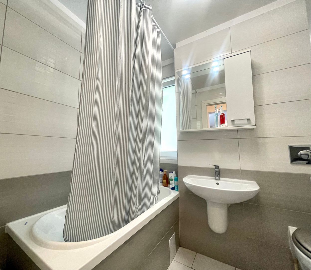 Apartament modern 2 camere+dressing, boxa, Coresi, TopCity - Poză 10