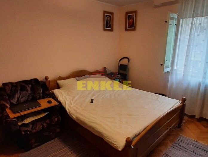 Casa 5 camere, Zona Parcul Tineretului, pret 105000 euro neg - Poză 5