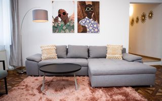 Apartament 3 camere | Curte | Modern | Renovat | Central - Poză 1
