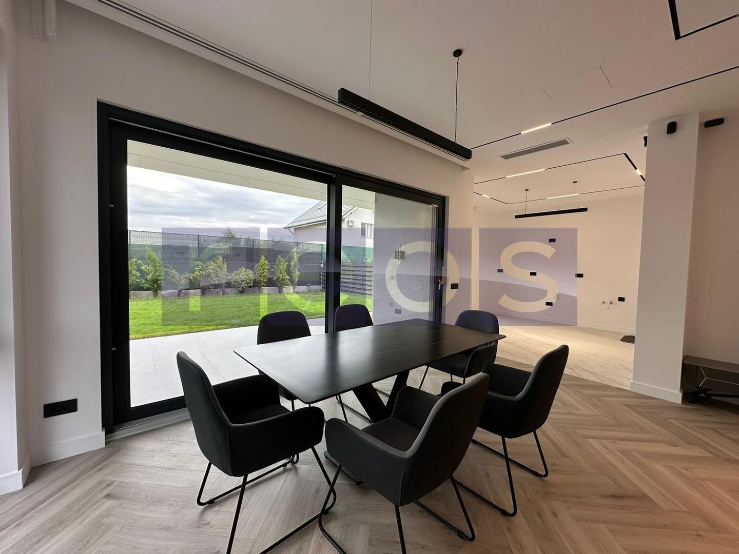 VILA INDIVIDUALA | 300 MP | TUNARI - Poză 3