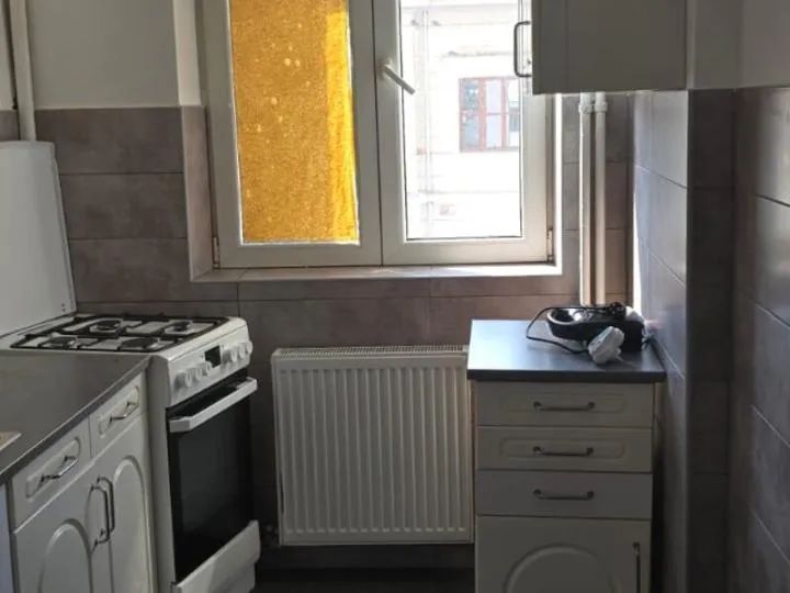 APARTAMENT RENOVAT METROU  ZONA SERBAN VODA - Poză 4