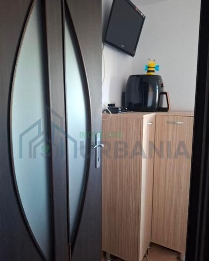 Apartament cu o cameră, decomandat, Nicolina, Iași - Etaj 4/4, mobilat și utilat - Poză 2