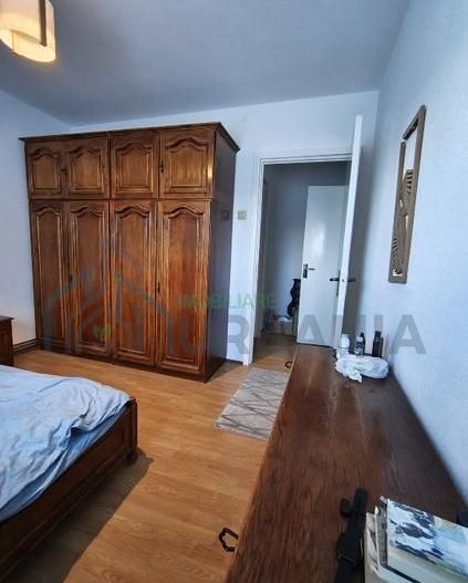 Închiriez apartament 3 camere Zona Podu Ros |Cantemir ,Etaj 3 Vedere Palas - Poză 8