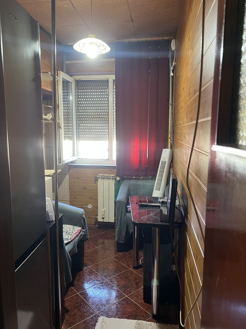 vand apartament 2 camere zona Piata Sarbilor - Poză 8
