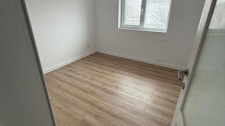 Mutare imediată! Vilă duplex 4 camere cu curte proprie - Poză 18