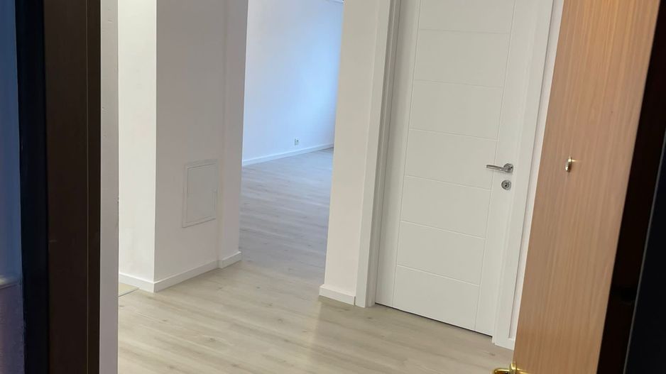 Inchireiz ap 4 camere zona Margeanului sect 5 buc  ! partial mobilat - Poză 1