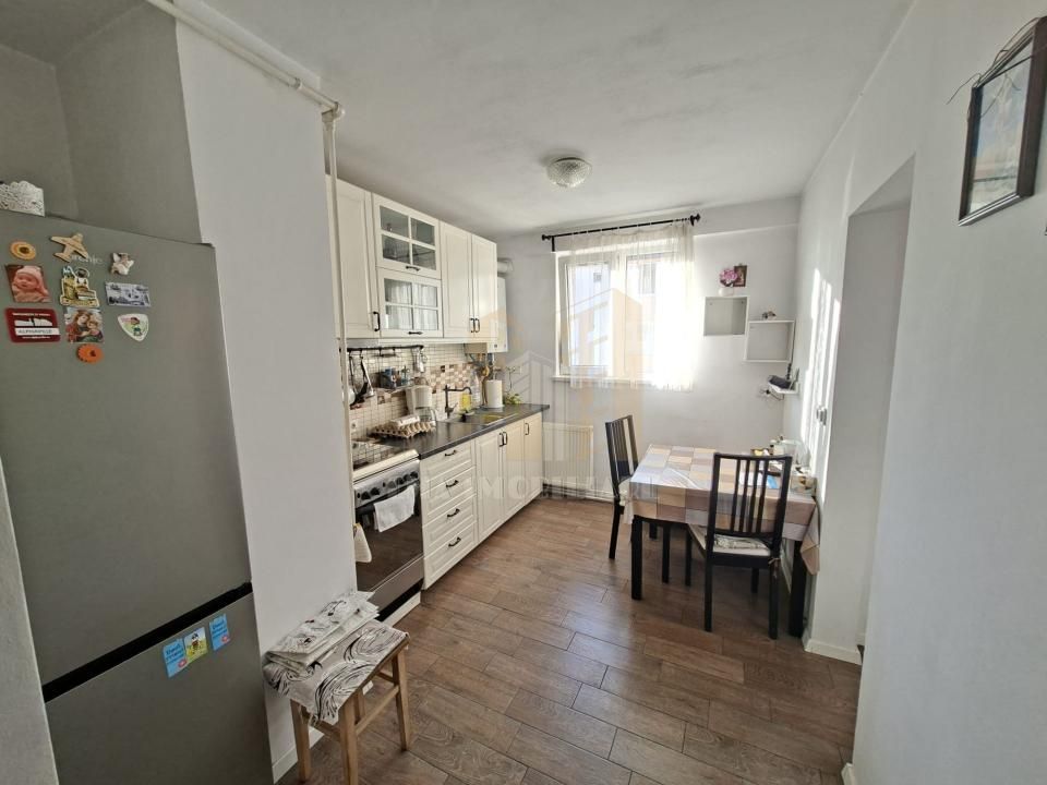 Apartament 3 camere semidecomandat Apolo Brasov - Poză 9