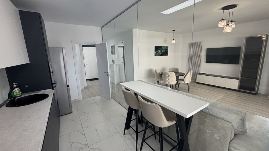 Chirie 2 Camere GranVia Lake View - Terasă cu vedere la Lac - Poză 9