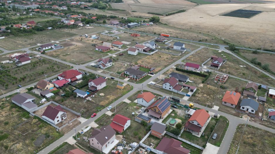 Casa la gri in Frumuseni - Poză 10