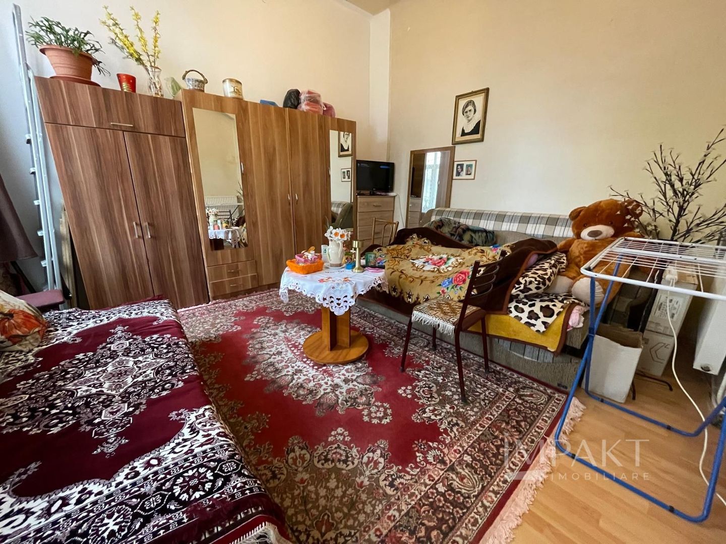 Vând apartament 2 camere la casa cu curte in centru Clujului! Parcare! - Poză 1
