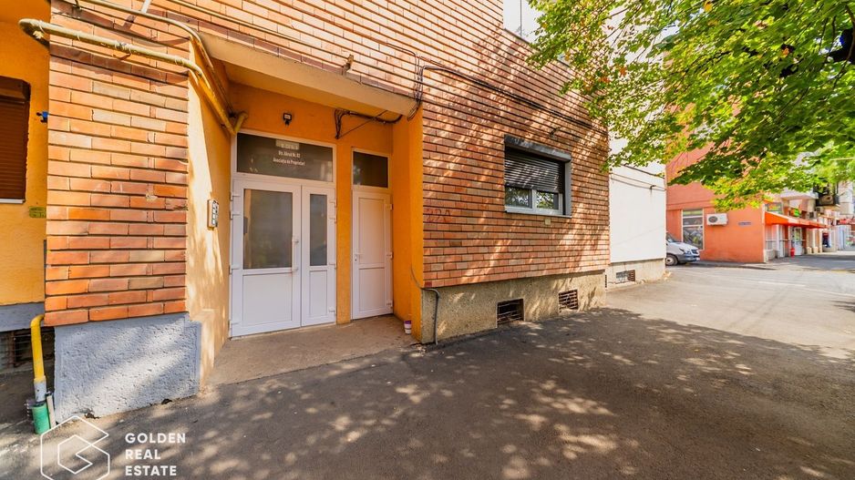 Apartament 4 camere, total decomandat, zona Miorita - Poză 19