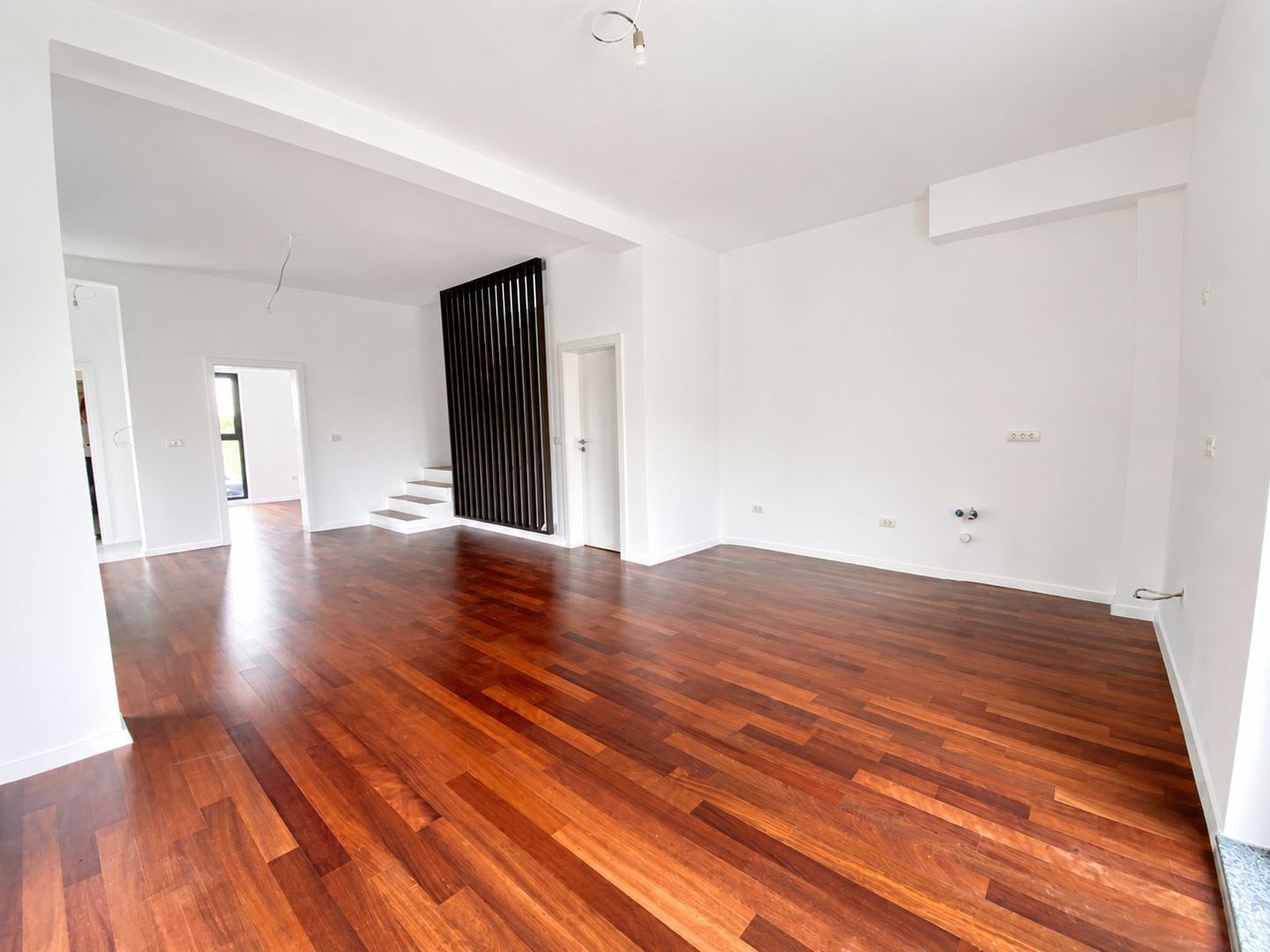 COMISION 0%, Duplex 5 Camere, Despartit Camera Tehnica, 125mp, SACALAZ - Poză 2