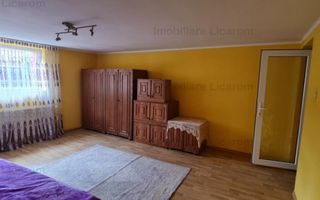 Casa individuala cu 2 apartamente, 6 camere,teren 403 mp,ASTRA. - Poză 12