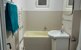 De vanzare apartament cu 3 camere, zona Faleza, etaj 7/8, 149.000 euro - Poză 3