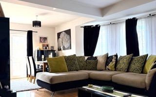 Casă spațioasă și elegantă cu teren  – Sânpetru - Poză 9