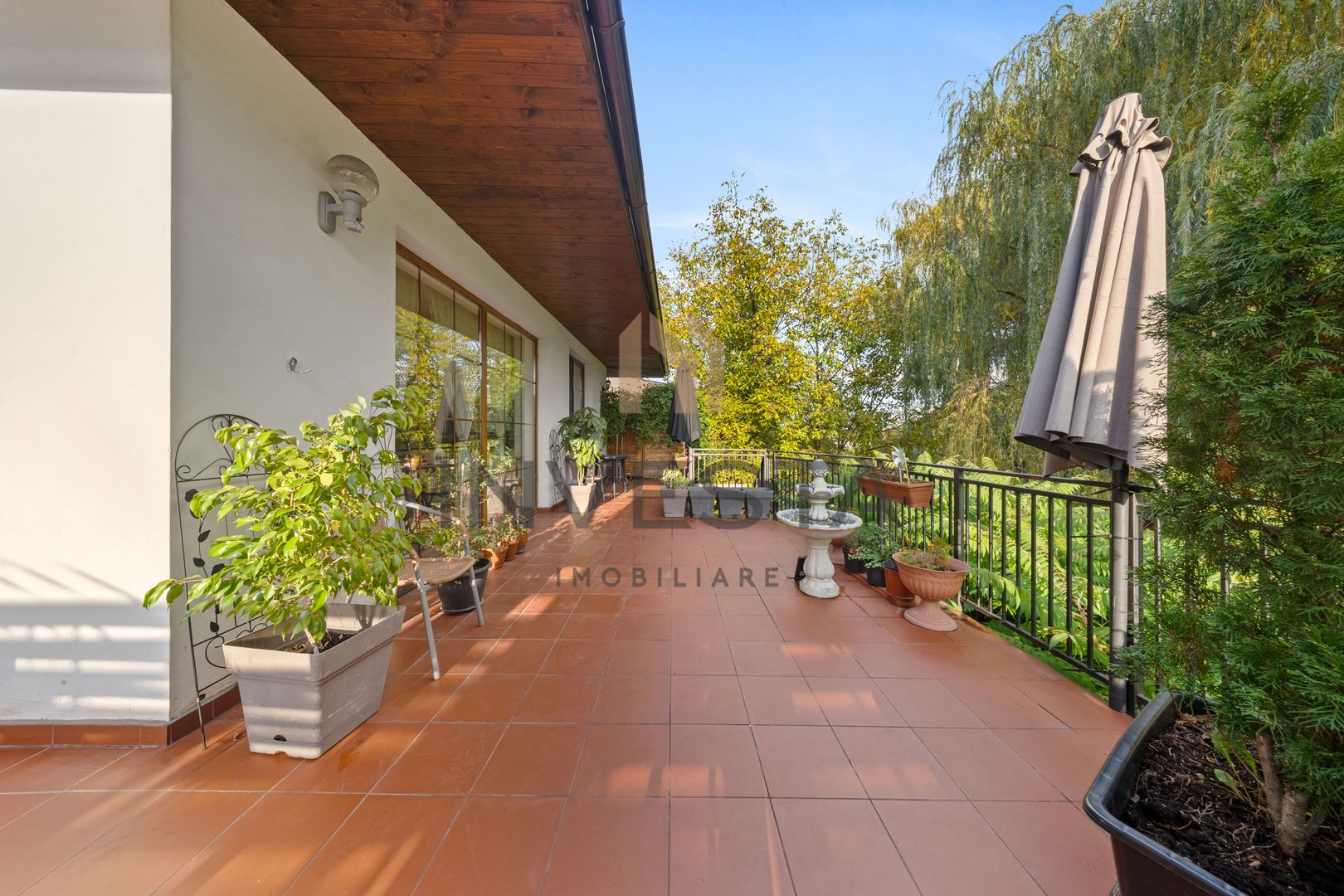 Resedinta impunatoare cu teren generos de 2.012 mp in Buna Ziua! - Poză 10