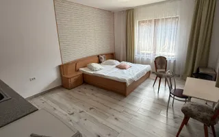 Casa 10 camere, 5 bai, 380 mp teren - zona Astra - Poză 16