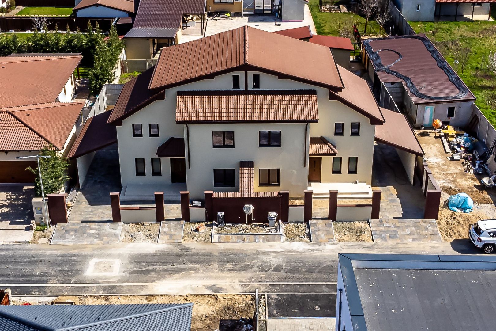 DUPLEX ÎN VILĂ NOUĂ CARTIER VIA CARMINA VLADIMIRESCU - Poză 2