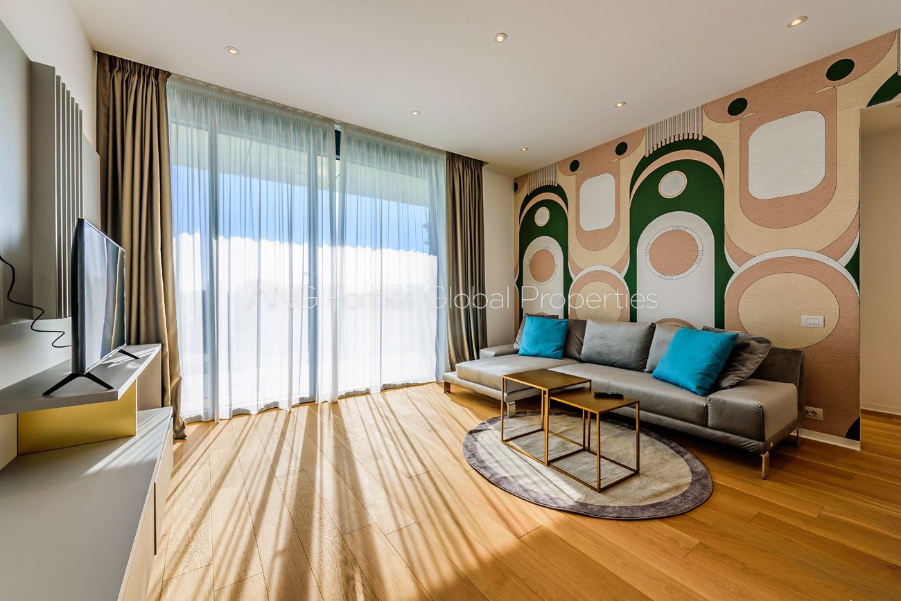Apartamentul de la Malul Mării – Eleganță Contemporană în Inima Stațiunii - Poză 3