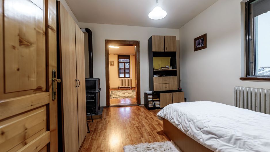 Casă solidă din cărămidă lângă Malul Mureșului cu 750 mp de teren - Poză 6