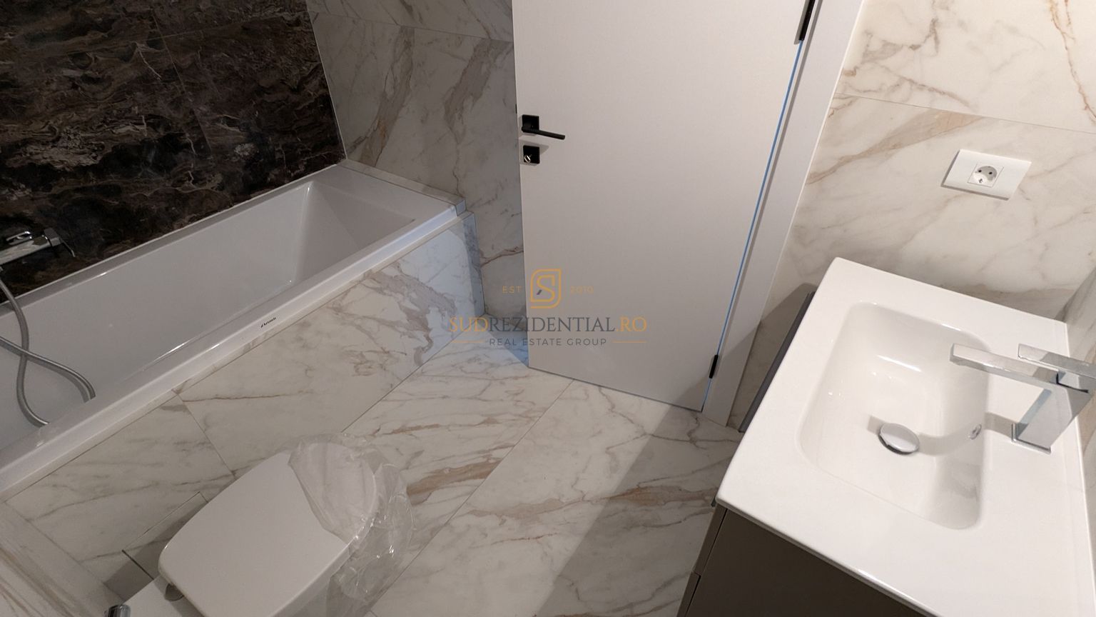 Apartament 2 camere,bloc nou, disponibil,langa metrou Eroii Revolutiei - Poză 5