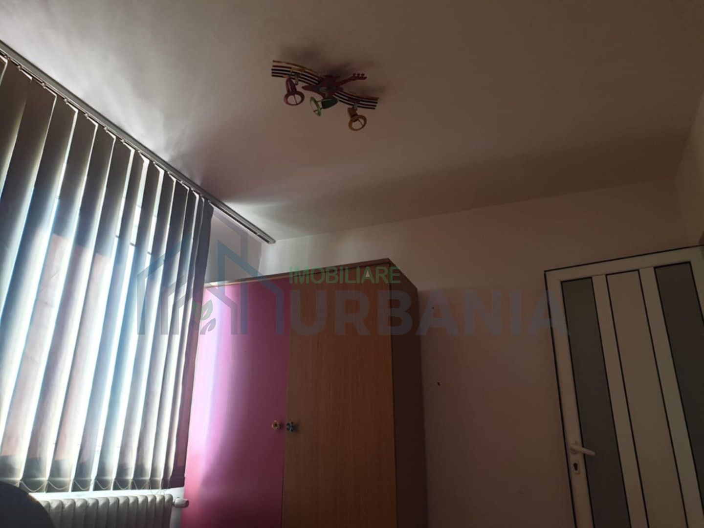 Apartament 2 camere decomandate de închiriat în Podul Roș, lângă Liceul Emil Racoviță - Poză 2