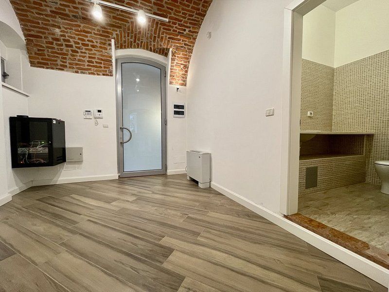 Spatiu birou in cladire istorica restaurata - Poză 8