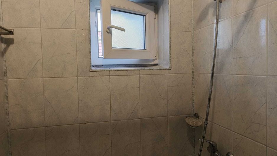 BRASADAS vinde ap 2 cam etaj 1 in zonă CENTRALA. - Poză 4
