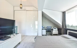 Casa zona centrala, curte individuala - Poză 12