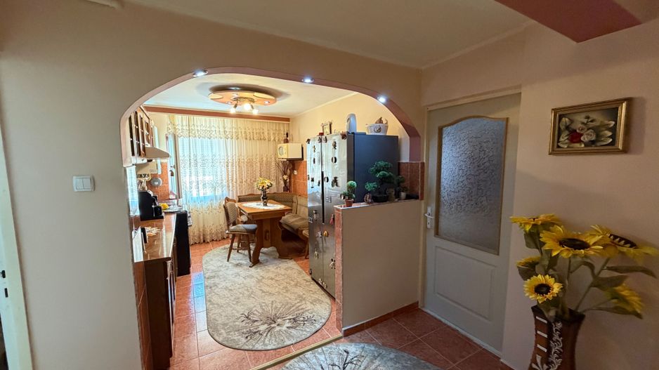 Apartament 2 camere, decomandat  - Cugir - Poză 4