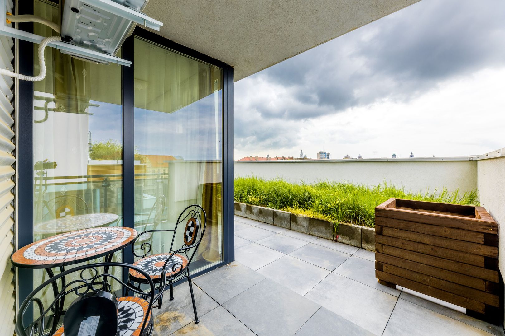 Apartament cu două camere și spațiu verde - Poză 1