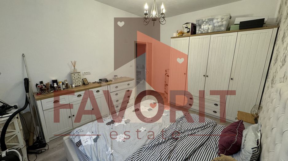 Mobilat si utilat. Pozitie excelenta. Villa construita in 2017 - Poză 10